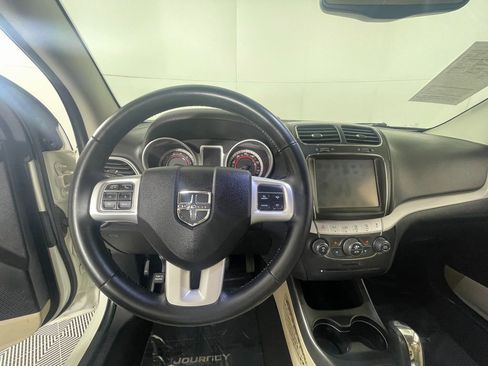 Used 2017 Dodge Journey SE w/ Flexible Seating Group image 15
