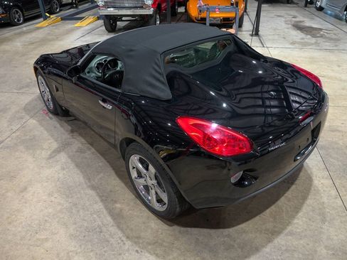 Used 2006 Pontiac Solstice Convertible w/ Premium Package RWD image 30