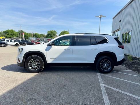 Used 2025 GMC Acadia Elevation FWD image 4
