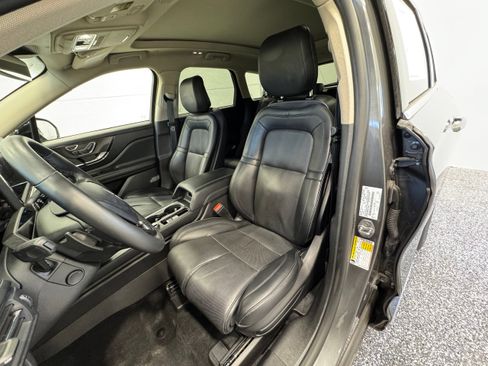 Used 2025 Lincoln Corsair Reserve w/ Equipment Group 202A AWD/4WD image 23