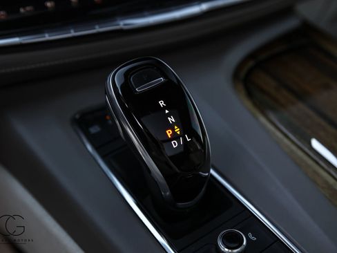 Used 2021 Cadillac Escalade ESV Premium Luxury Platinum image 43