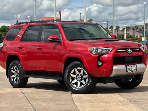 Used 2024 Toyota 4Runner TRD Off-Road Premium w/ Moonroof Package AWD/4WD image 2