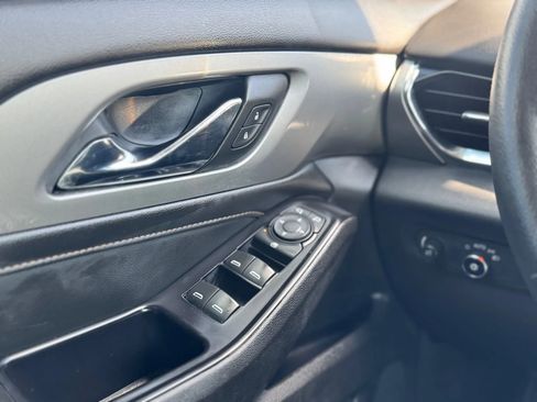 Used 2018 Chevrolet Traverse LS FWD image 21