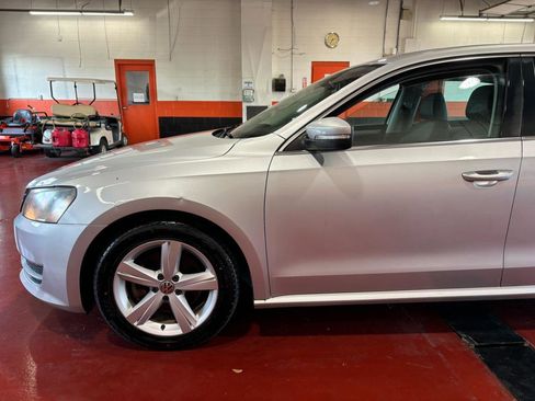 Used 2013 Volkswagen Passat 2.5 SE image 11