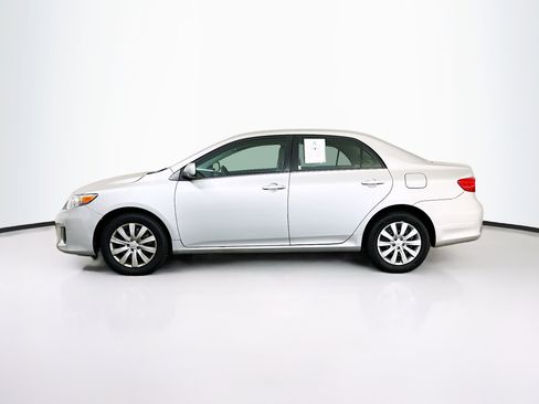 Used 2013 Toyota Corolla LE image 4
