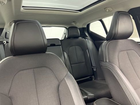 Used 2020 Volvo XC40 T5 Momentum w/ Protection Package Premier image 26