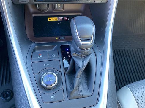 Used 2024 Toyota RAV4 Limited image 18