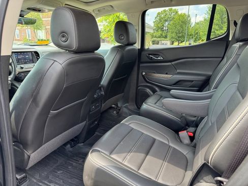 Used 2021 GMC Acadia Denali w/ Denali Ultimate Package AWD/4WD image 12