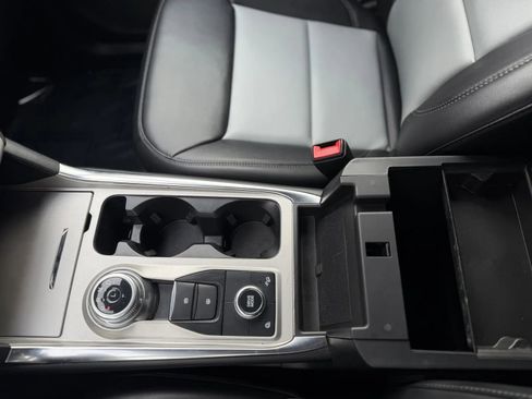 Used 2023 Ford Explorer XLT w/ Equipment Group 202A image 41