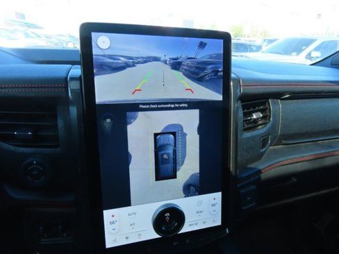 Used 2022 Ford Expedition Max Limited image 31