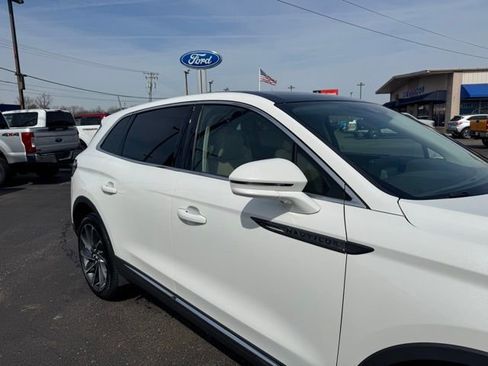 Used 2022 Lincoln Nautilus Reserve w/ Equipment Group 201A image 8