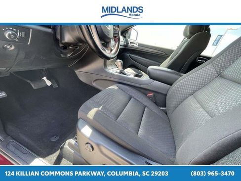 Used 2021 Jeep Grand Cherokee Laredo AWD/4WD image 21