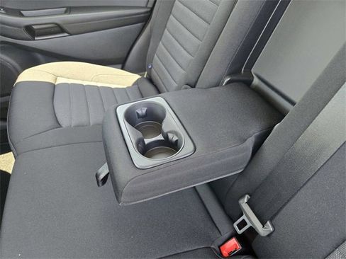 Used 2024 Ford Edge SE image 14