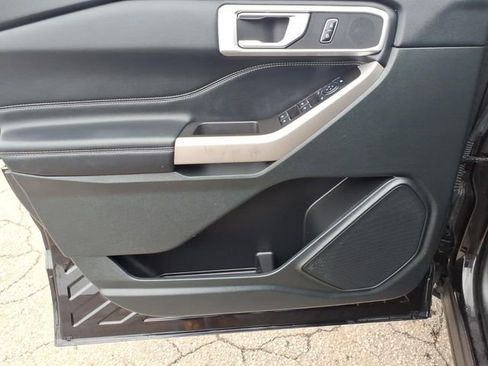 Used 2024 Ford Explorer XLT image 15