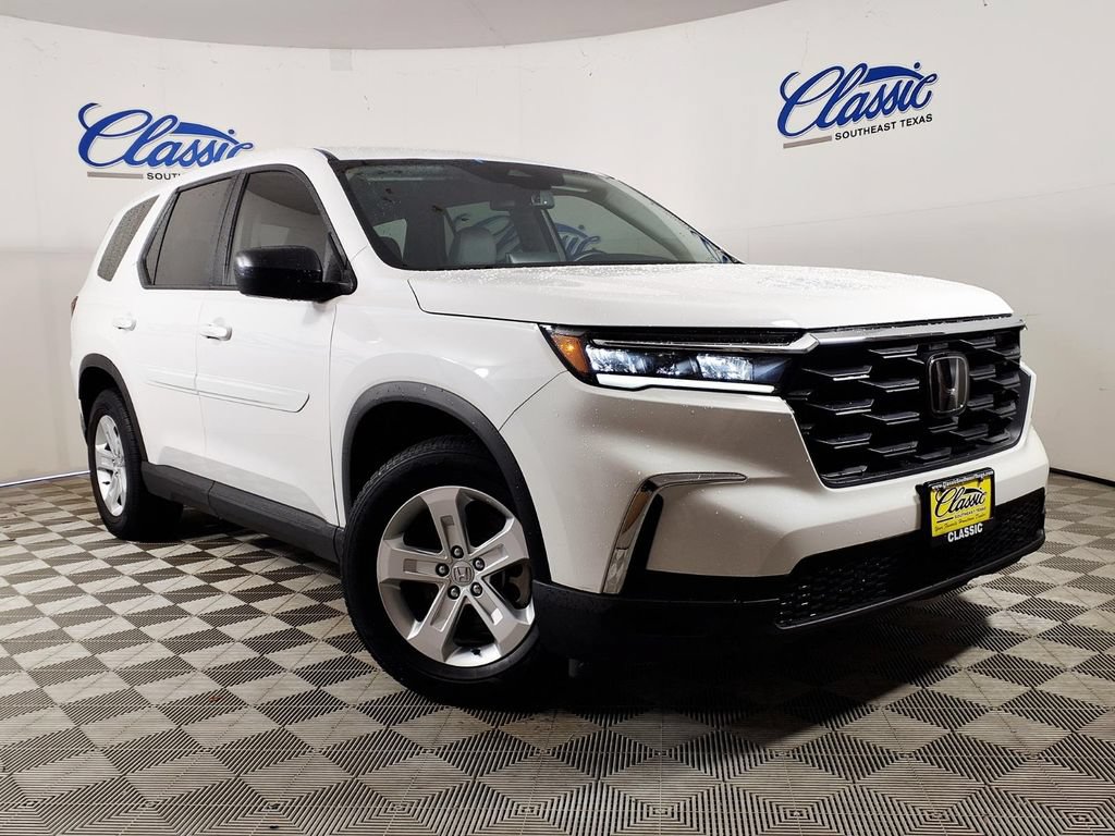 Used 2023 Honda Pilot LX image 1
