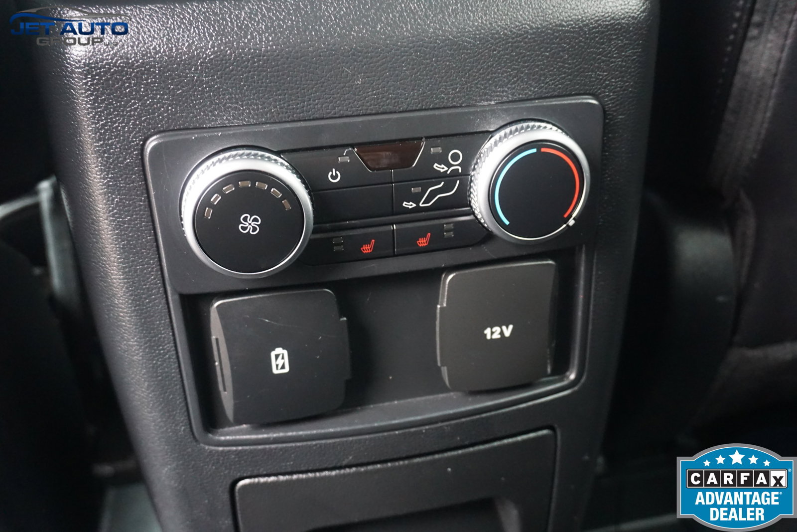 Used 2023 Ford Explorer Limited AWD/4WD image 23