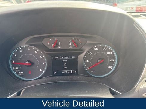 Used 2018 Chevrolet Equinox LT FWD image 11
