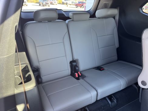 New 2026 GMC Acadia Elevation w/ Elevation Premium Package image 18