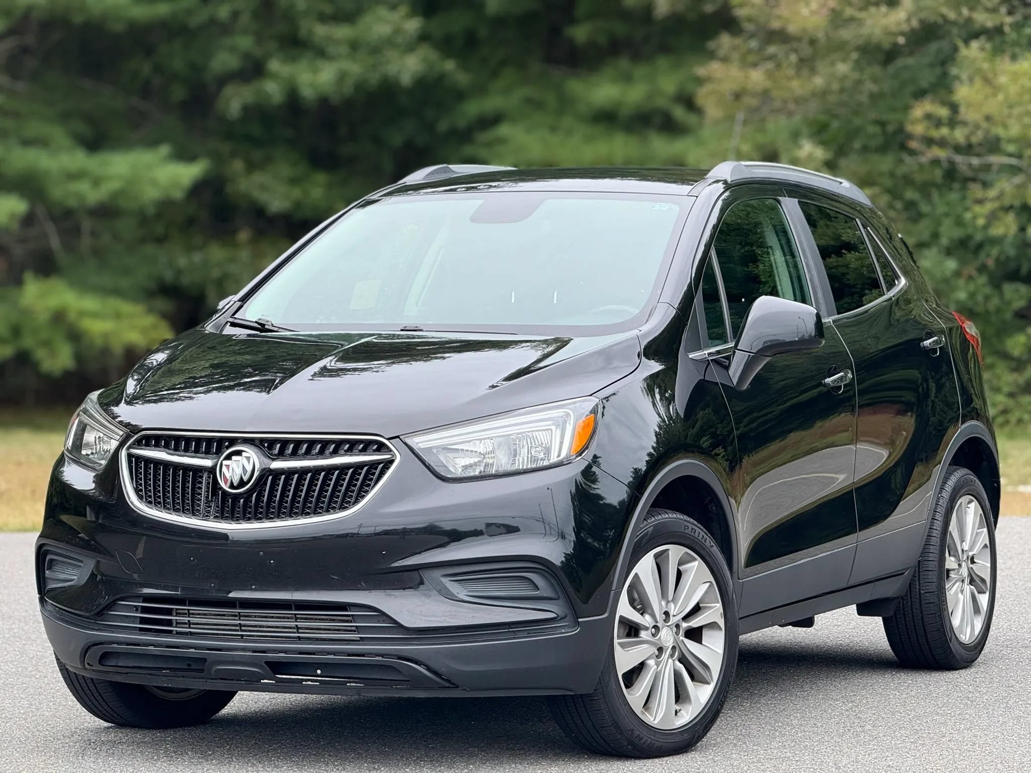 Used 2020 Buick Encore Preferred w/ Safety Package AWD/4WD image 1
