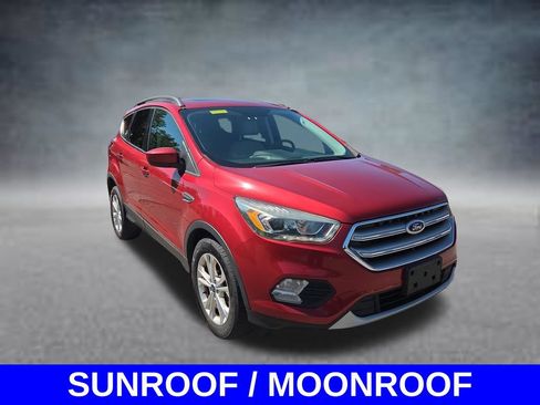 Used 2017 Ford Escape SE w/ SE Leather Comfort Package AWD/4WD image 3