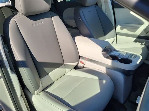 New 2026 Hyundai Ioniq 9 SEL image 17