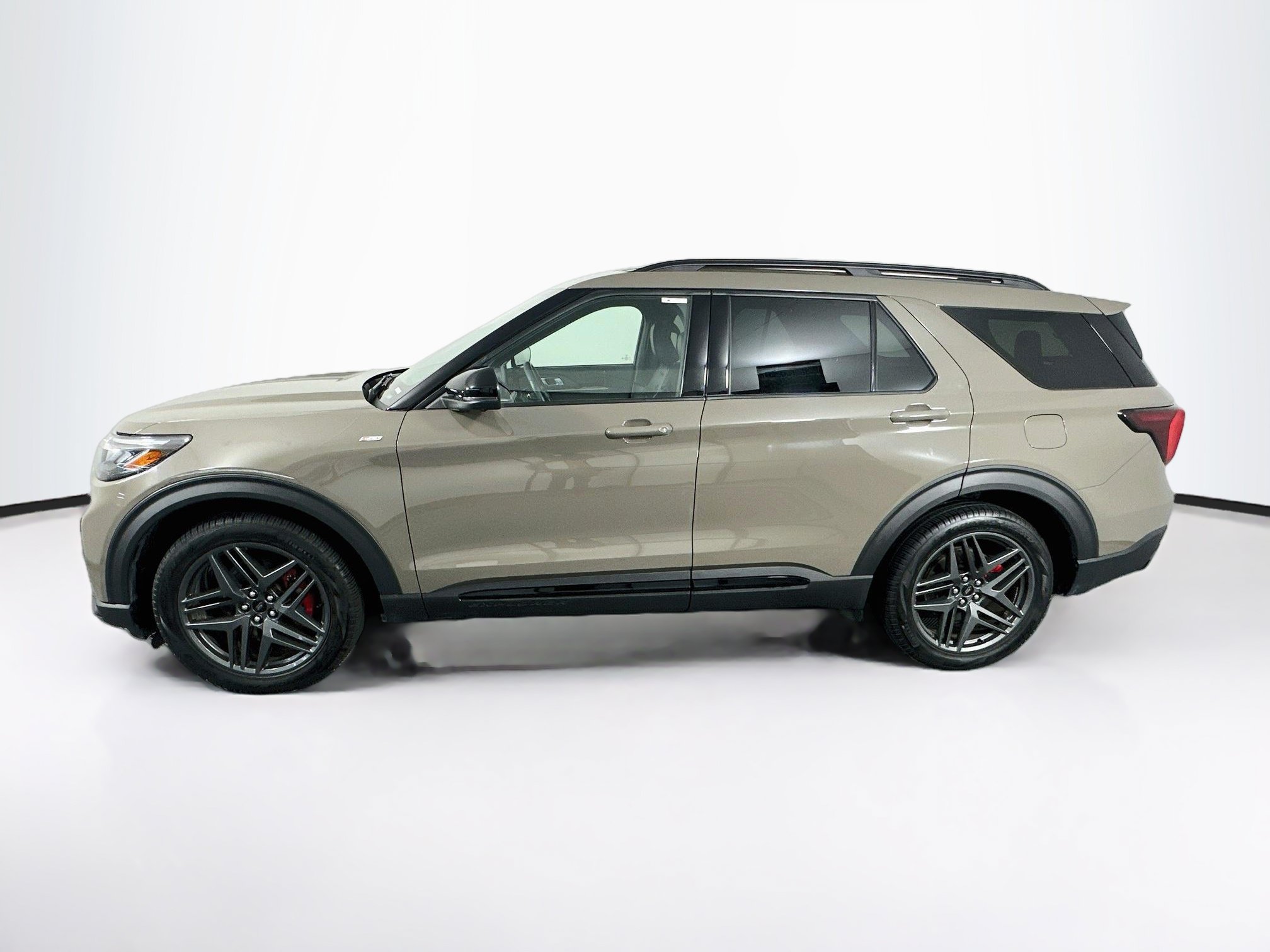 Used 2026 Ford Explorer ST-Line w/ ST-Line Street Pack RWD image 4