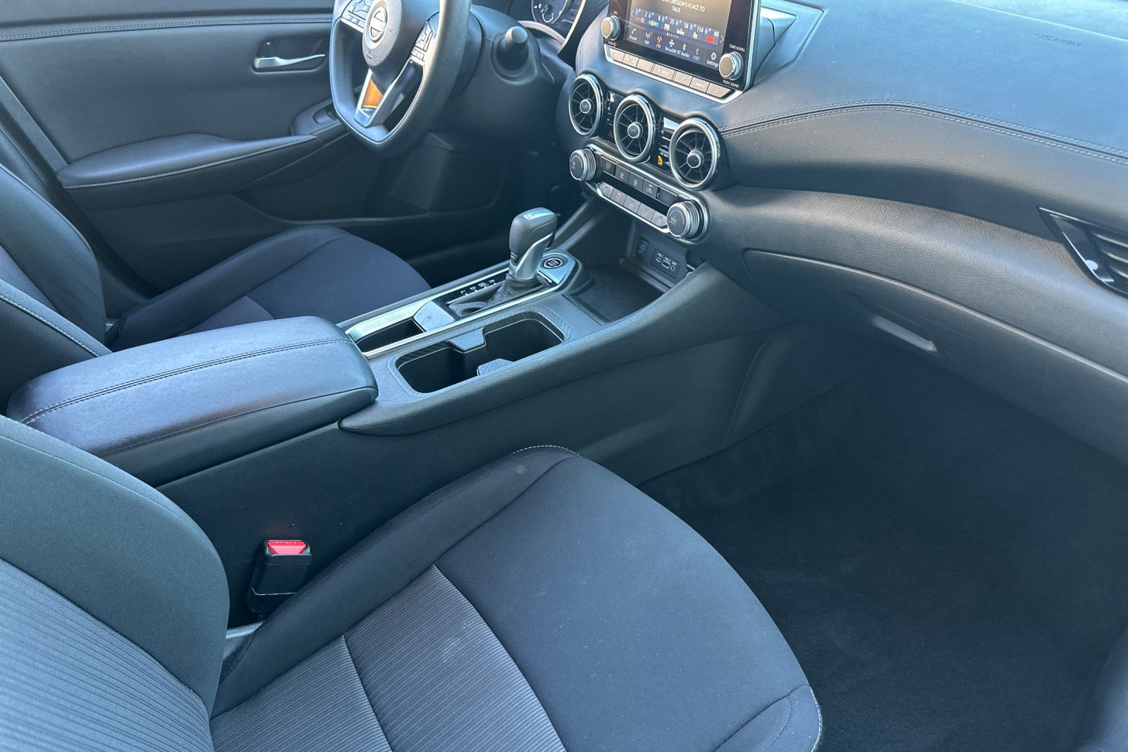 Used 2025 Nissan Sentra SV FWD image 16