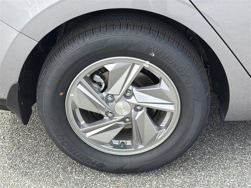 New 2026 Hyundai Elantra SE image 17