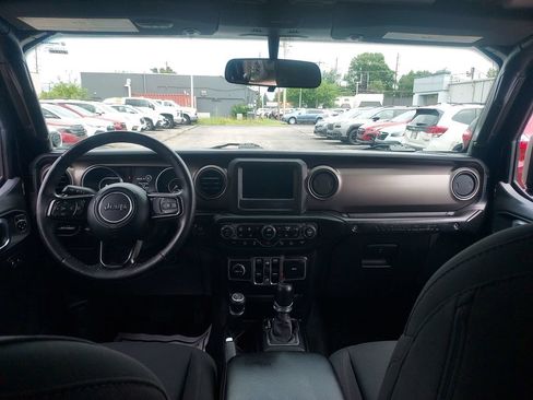 Used 2018 Jeep Wrangler Unlimited Sport S AWD/4WD image 9