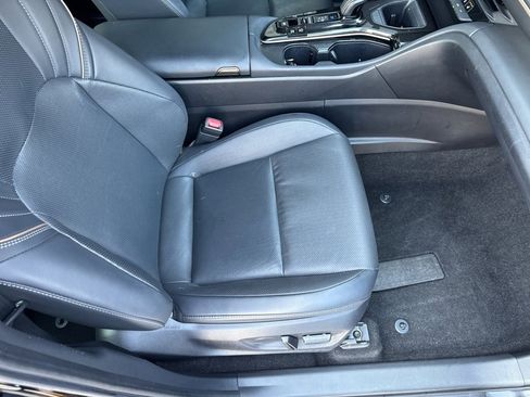 Used 2024 Toyota Crown Limited image 17