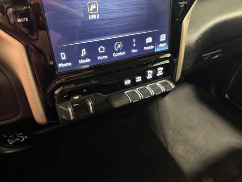 Used 2024 RAM 2500 Laramie w/ Safety Group AWD/4WD image 34