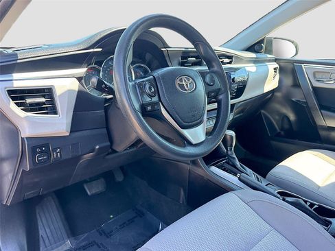 Used 2014 Toyota Corolla LE FWD image 9