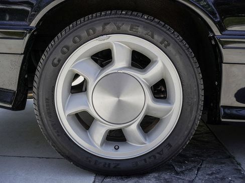 Used 1993 Ford Mustang Cobra RWD image 57