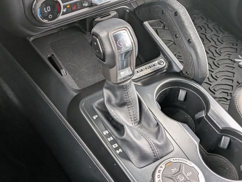 Used 2025 Ford Bronco Outer Banks w/ Sasquatch Package AWD/4WD image 16