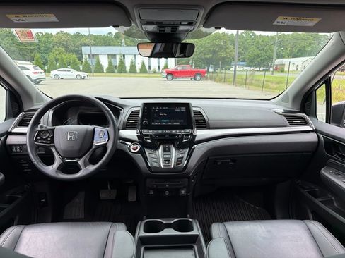 Certified 2024 Honda Odyssey Touring image 8