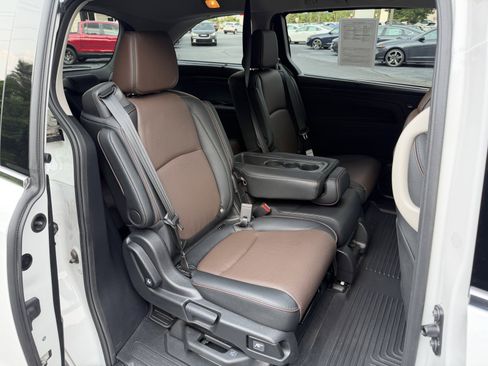 Used 2026 Honda Odyssey Elite image 13