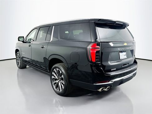 New 2026 Chevrolet Suburban High Country image 5
