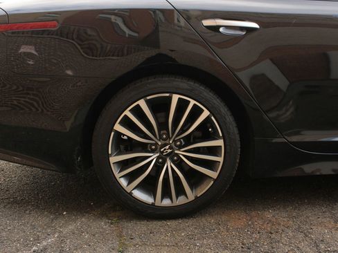 Used 2018 Kia Stinger Premium RWD image 7