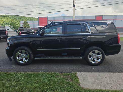 Used 2019 Chevrolet Tahoe LT w/ LT Signature Package AWD/4WD image 7