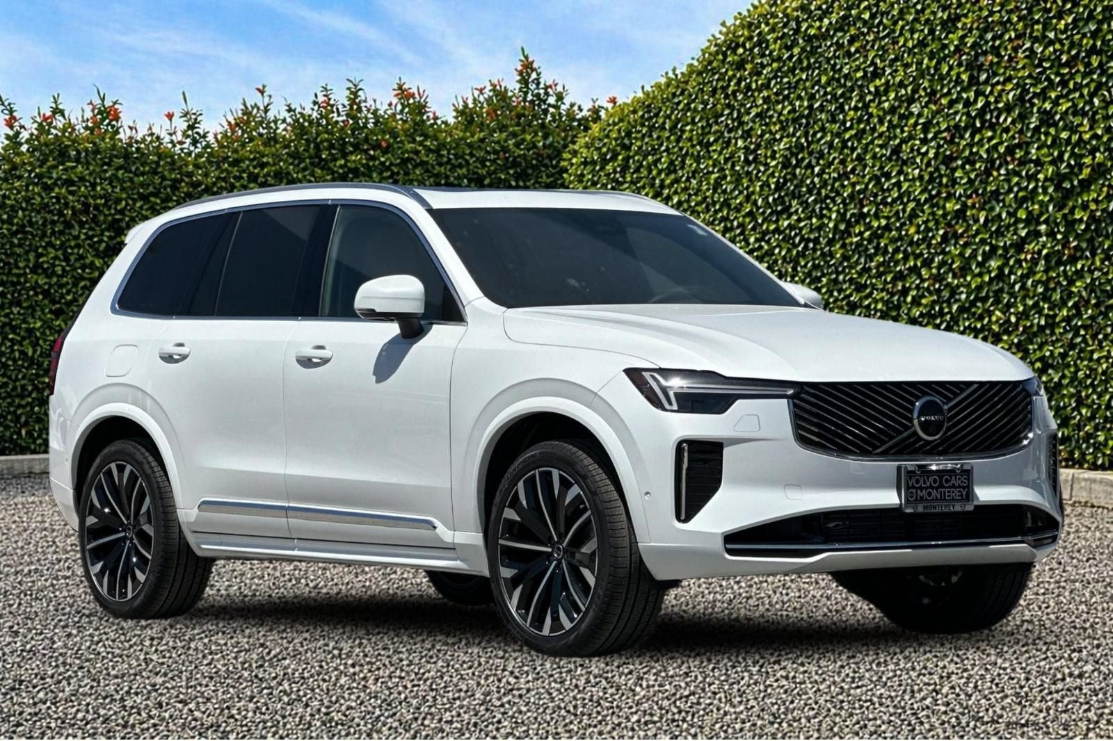 New 2026 Volvo XC90 T8 Plus w/ Protection Package Premier AWD/4WD image 8