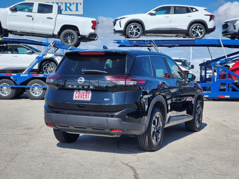 Used 2024 Nissan Rogue SV FWD image 7