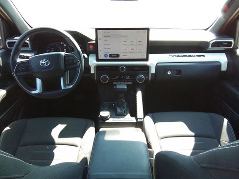 Used 2024 Toyota Tacoma TRD Off-Road image 10