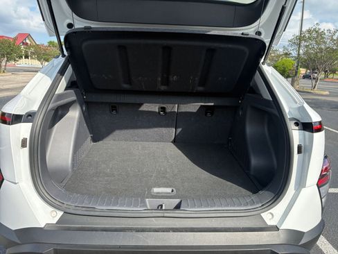 Used 2025 Hyundai Kona SEL FWD image 32