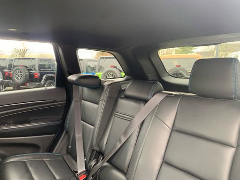 Used 2019 Jeep Grand Cherokee Laredo image 29