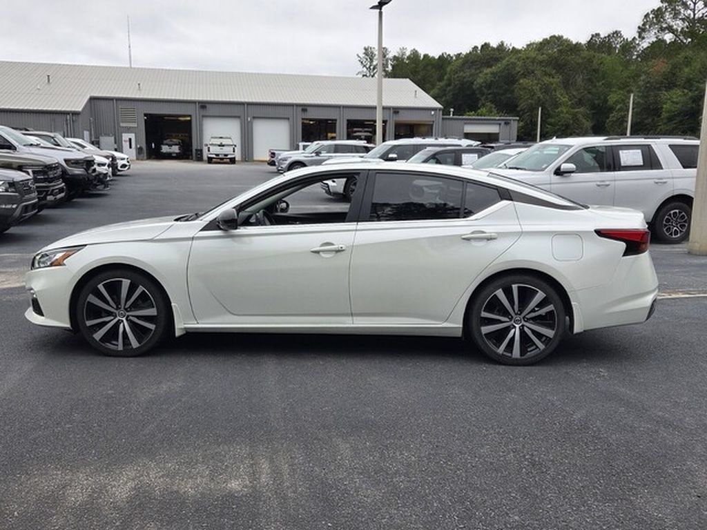 Used 2021 Nissan Altima 2.5 SR w/ SR Premium Package FWD image 5