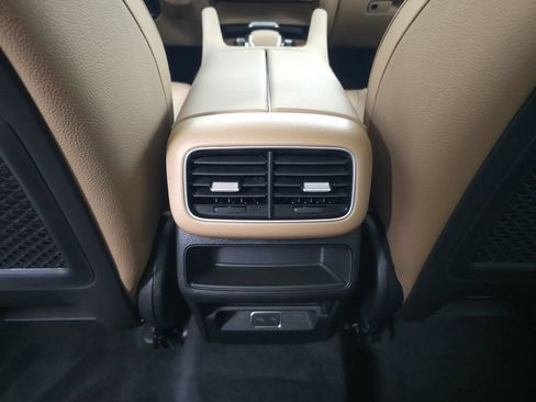 Used 2025 Mercedes-Benz GLE 450e 4MATIC image 27