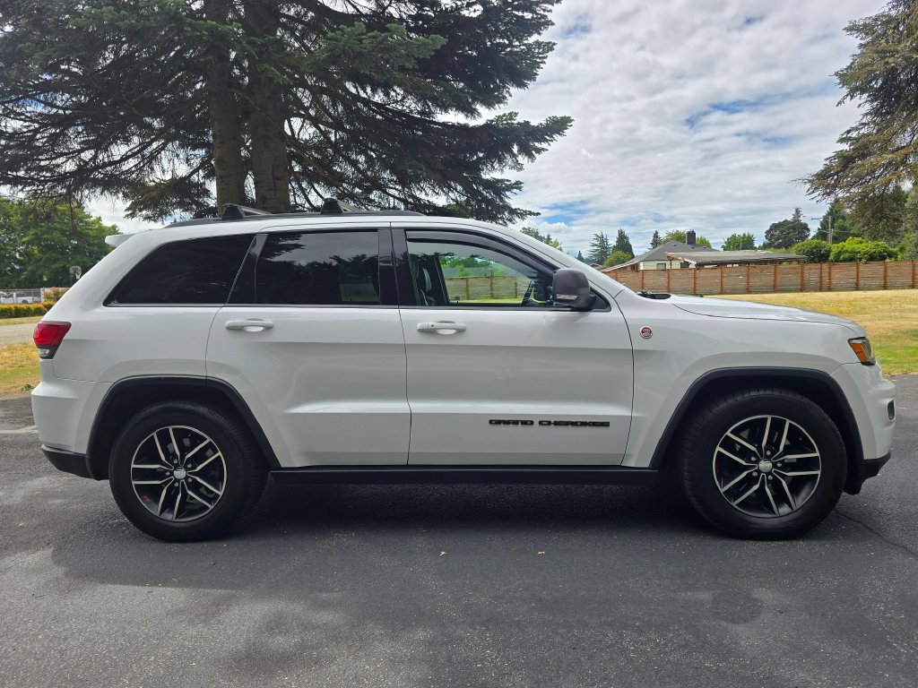 Used 2018 Jeep Grand Cherokee Trailhawk AWD/4WD image 7
