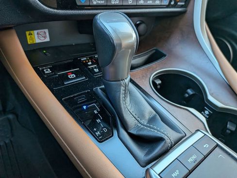 Used 2021 Lexus RX 350L Premium w/ Premium Package image 16