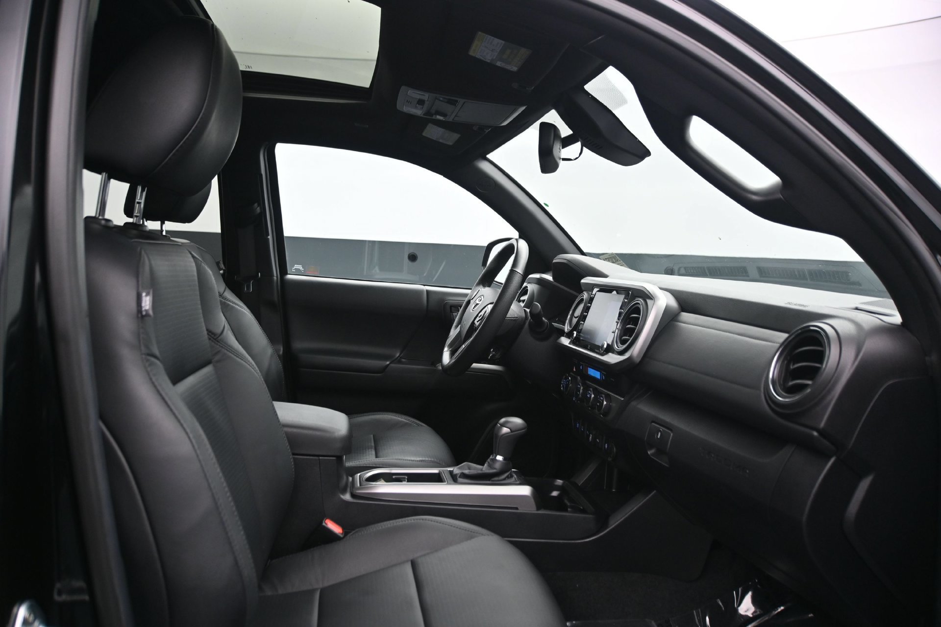 Used 2021 Toyota Tacoma Limited AWD/4WD image 13