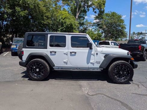 Used 2021 Jeep Wrangler Unlimited Sport AWD/4WD image 3